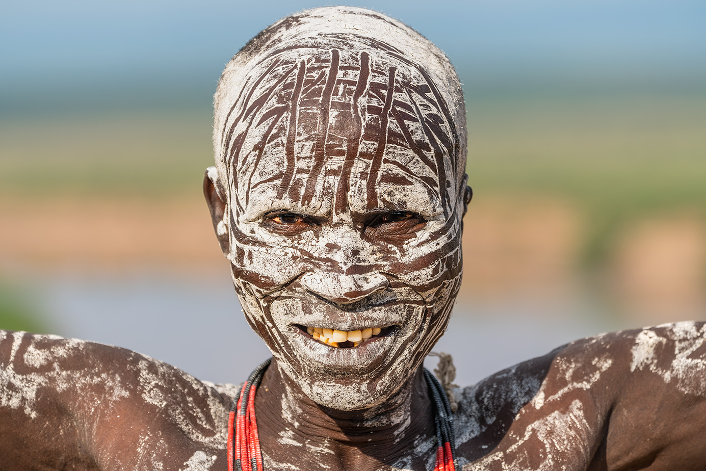 Afrikanischer Krieger fotografier von Benny Rebel auf einer Fotoreise in Äthiopien