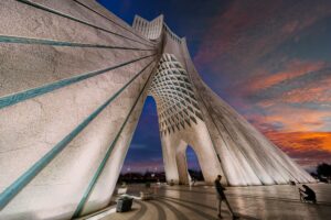 Azadi Platz in Teheran fotografiert auf einer Fotoreise mit Benny Rebel Fotosafaris GmbH.