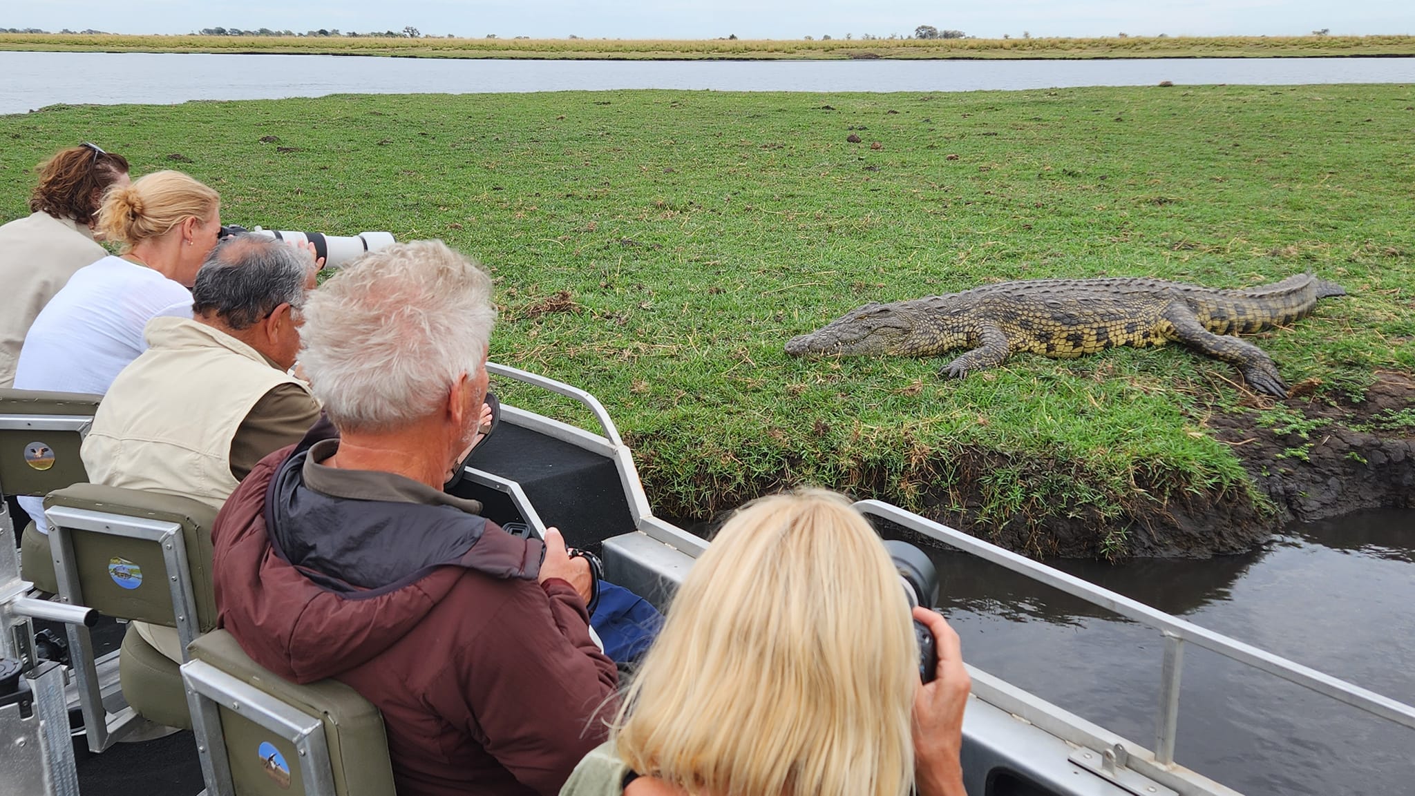 Der Chobe Nationalpark ist einer der besten Plätze auf der Erde, um Krokodile, Flusspferde und viele andere Tiere zu fotografieren.