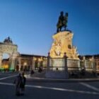 Lissabon: Zwischen Azulejos und Airbnb – eine philosophische Stadterkundung auf Touristensohlen von Benny, der flanierende Fremde